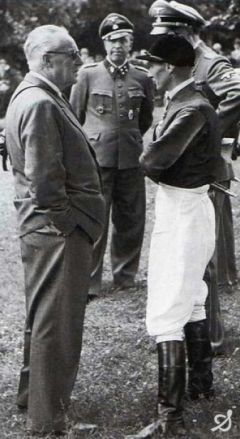 1939 - Trainer Georg Arnull mit Jockey Gerhard Streit vor dem Wehr Dich-Derby. Foto: www.galopp-hamburg.de
