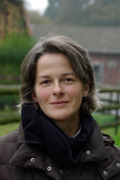 Alexandra Bresges-Jung. www.dequia.de