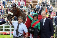 Ein Erfolgsteam wieder vereint: Christoph Soumillon und der Aga Khan mit Valirann. Foto: www.galoppfoto.de - Frank Sorge