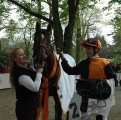 Der Sieger Amaron mit Jockey Fabien Lefebvre. Foto: Gabriele Sur