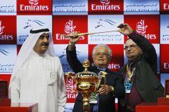Der Mann in der Mitte ist der Wichtigste: Trainer Art Sherman, 79, wird vom Dubai World Cup fast verdeckt. www.galoppfoto.de