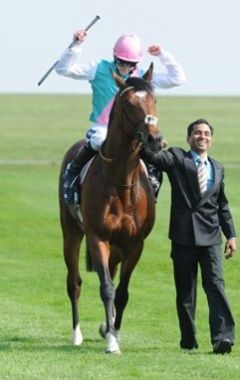 Frankel und JockeyTom Queally machen bei den 2000 Guineas in Newarket das halbe Dutzend voll. Foto: J J Clark