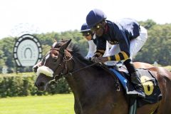 Indikova (rechts) mit Eduardo Pedroza gewinnt. www.galoppfoto.de - Sabine Brose