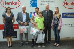 siegerehrung mit Trainer Jan Pubben, Jockey Adrie de Vries, Albrecht Woeste, Besitzerin Frau de Vries. Foto: Suhr