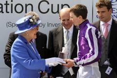 Queen Elizabeth II - die an diesem Wochenende ihr 60. Thronjubiläum feierte - gratulierte höchstpersönlich. www.galoppfoto.de - Petr Guth