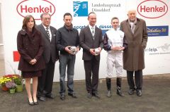 Siegerehrung mit Daniele Porcu, Trainer Sascha Smrczek, Jockey Miguel Lopez und P.M. Endres, Präsident. Foto: Gabriele Suhr Suhr