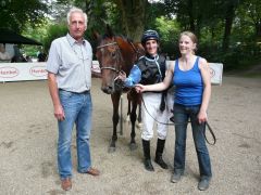 Der Sieger Shamrock mit Jockey Andrasch Starke. Foto Gabriele Suhr