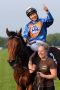 Humarius mit Bayarsaikhan Ganbat nach dem Sieg am 01.05.2019 in Hannover. www.galoppfoto.de - Frank Sorge